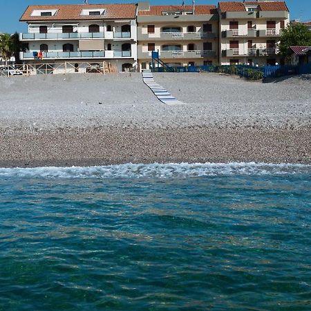 Casa Vacanze Samira ฟอนดาเคลโล ภายนอก รูปภาพ