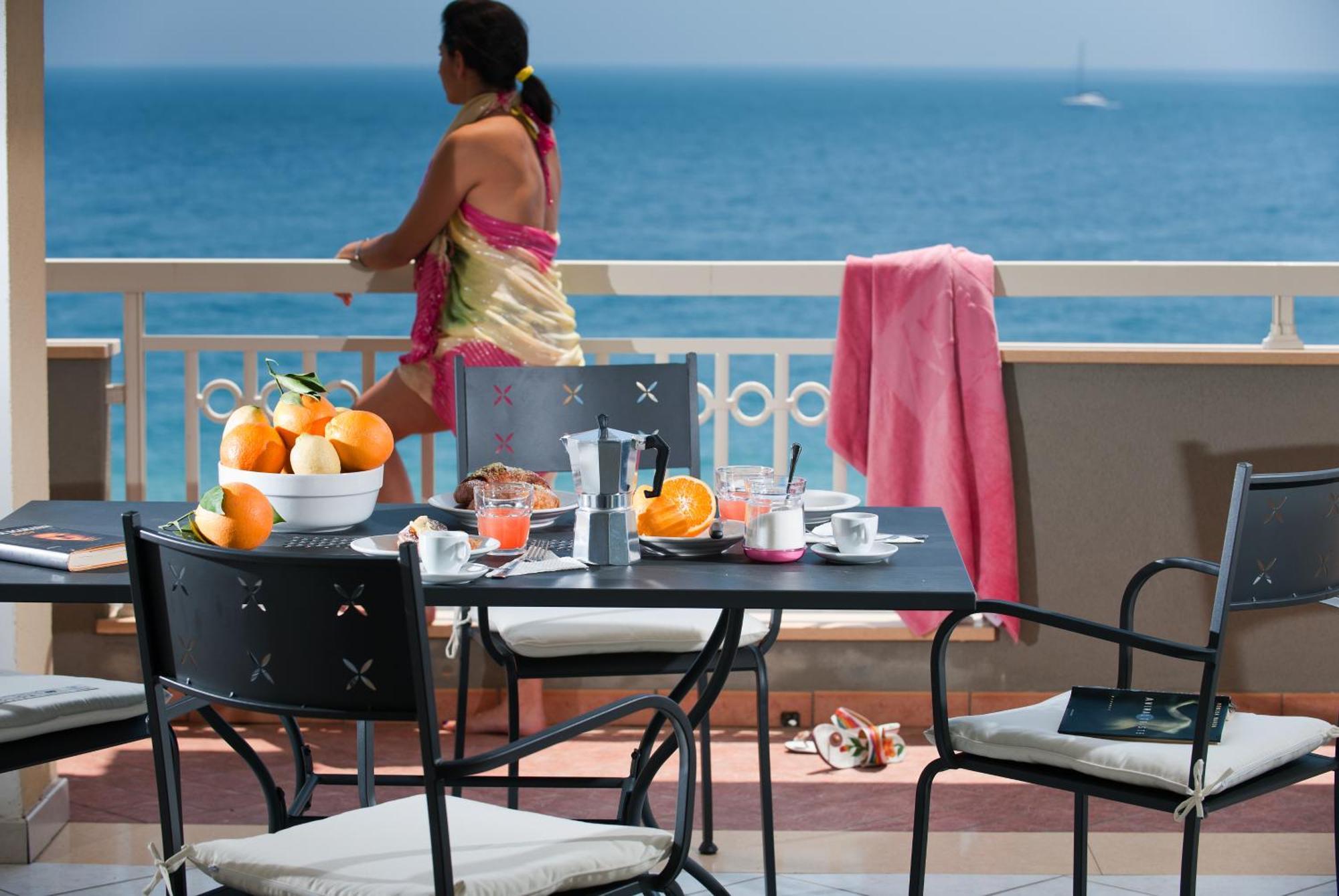 Casa Vacanze Samira ฟอนดาเคลโล ภายนอก รูปภาพ